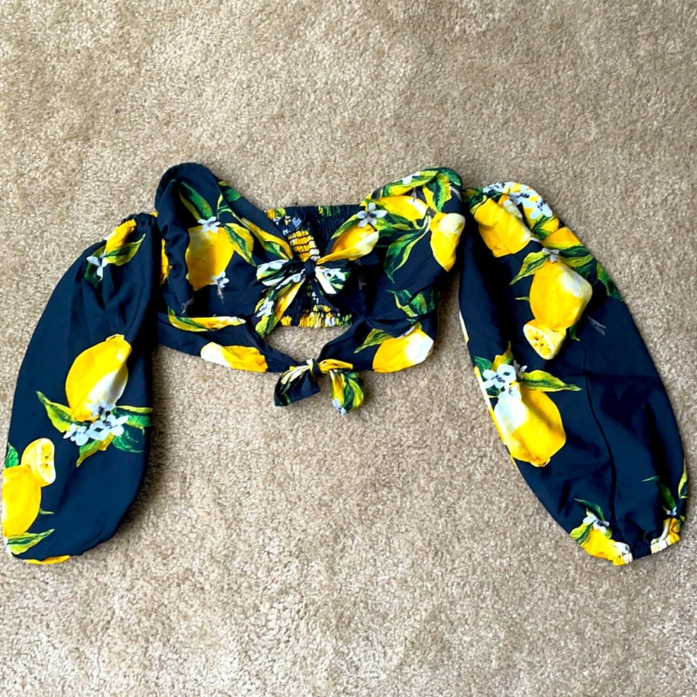 NWT Bow Tie Lemon Print Off Shoulder Top